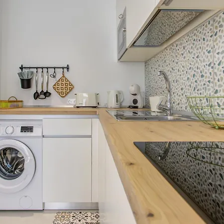 Homu Breca - Muy Cerca De La Playa