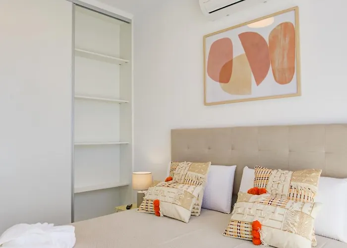 Homu Breca - Muy Cerca De La Playa *