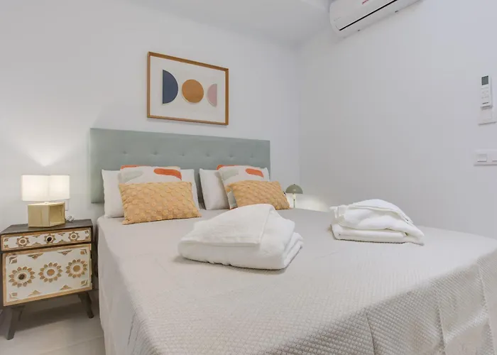 Homu Breca - Muy Cerca De La Playa