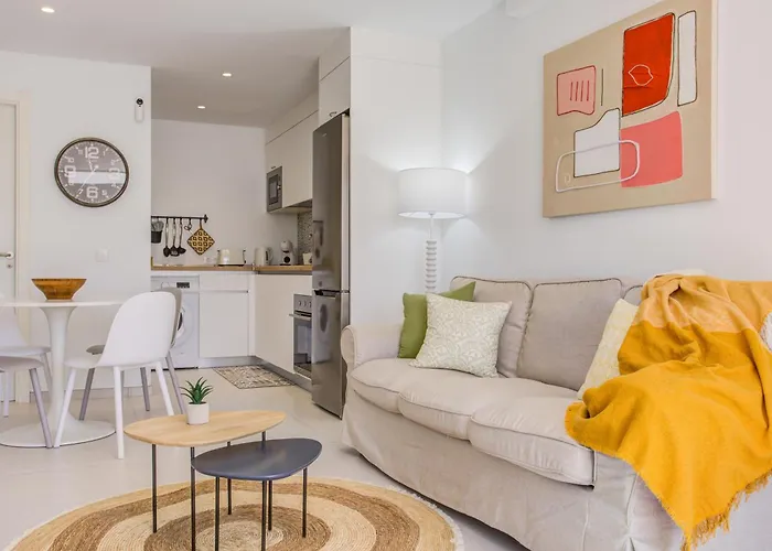 Homu Breca - Muy Cerca De La Playa * بلايا بلانكا